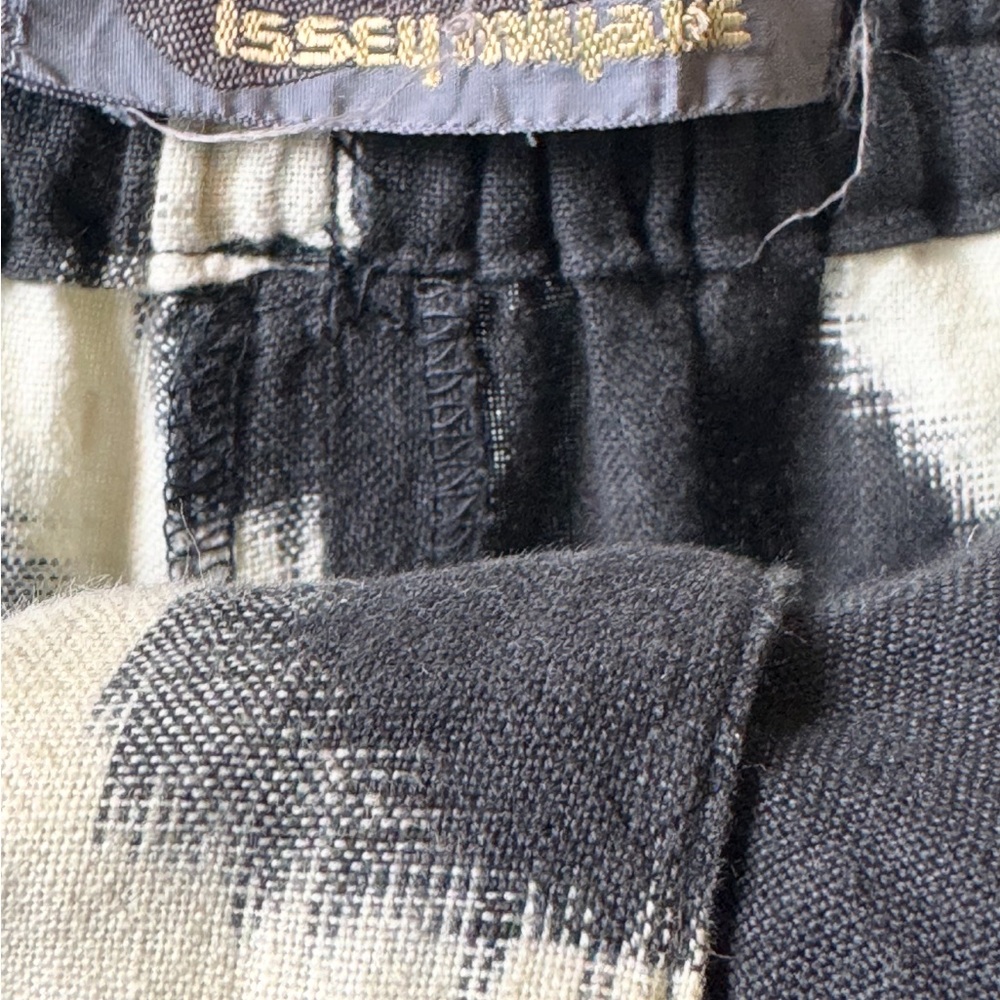 Issey Miyake Black Wide-Leg Pants with White Ring Motif - Picture 3 of 5